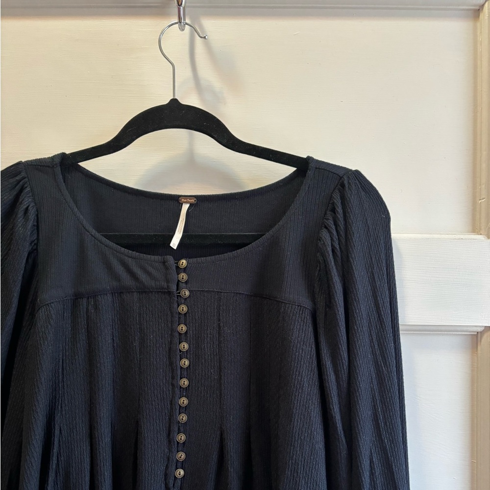 Free People black long sleeve Sz XS